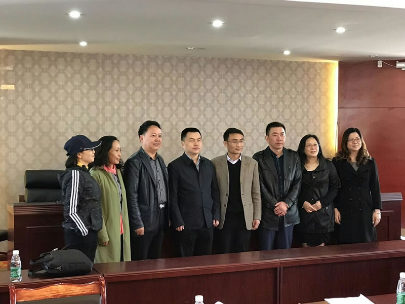 走進(jìn)大涼山，扶貧我們?cè)谛袆?dòng)