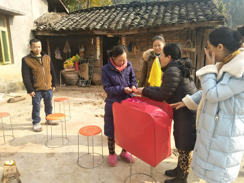 “責(zé)任正信，愛心公益”我們在行動——綿陽游仙區(qū)登仙村之行